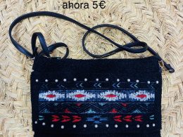 Bolso negro perlas